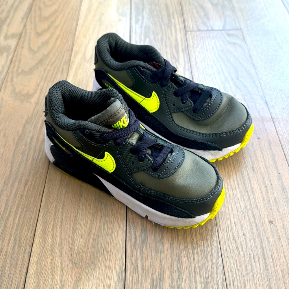 EUC Toddler Nike Air Max Size 10